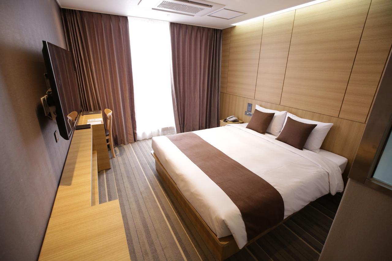 Hwaseong Honors Hotel מראה חיצוני תמונה