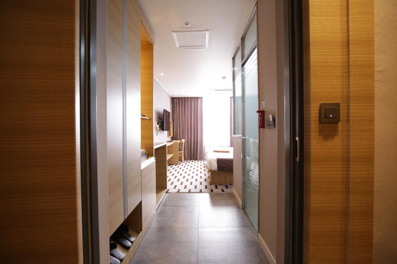 Hwaseong Honors Hotel מראה חיצוני תמונה